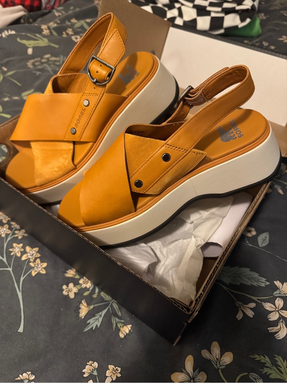Platform Sorel Sandals in Canyon Gold - size 6.5